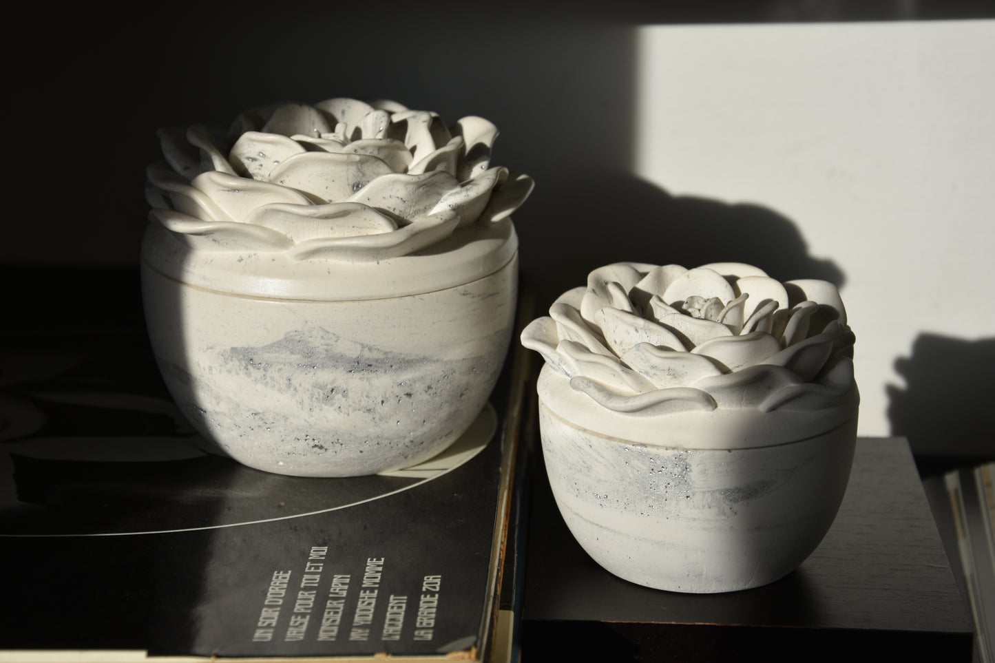 CANDELA Rosa | ricaricabile | cera di soia | bianco con motivo metallizzato