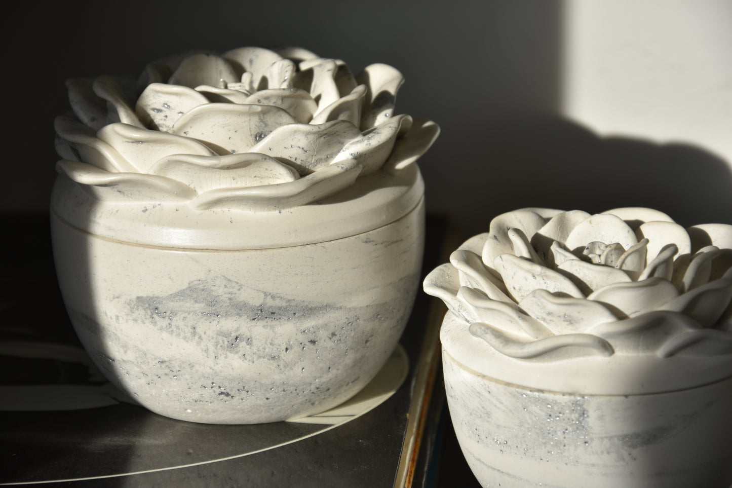 CANDELA Rosa | ricaricabile | cera di soia | bianco con motivo metallizzato